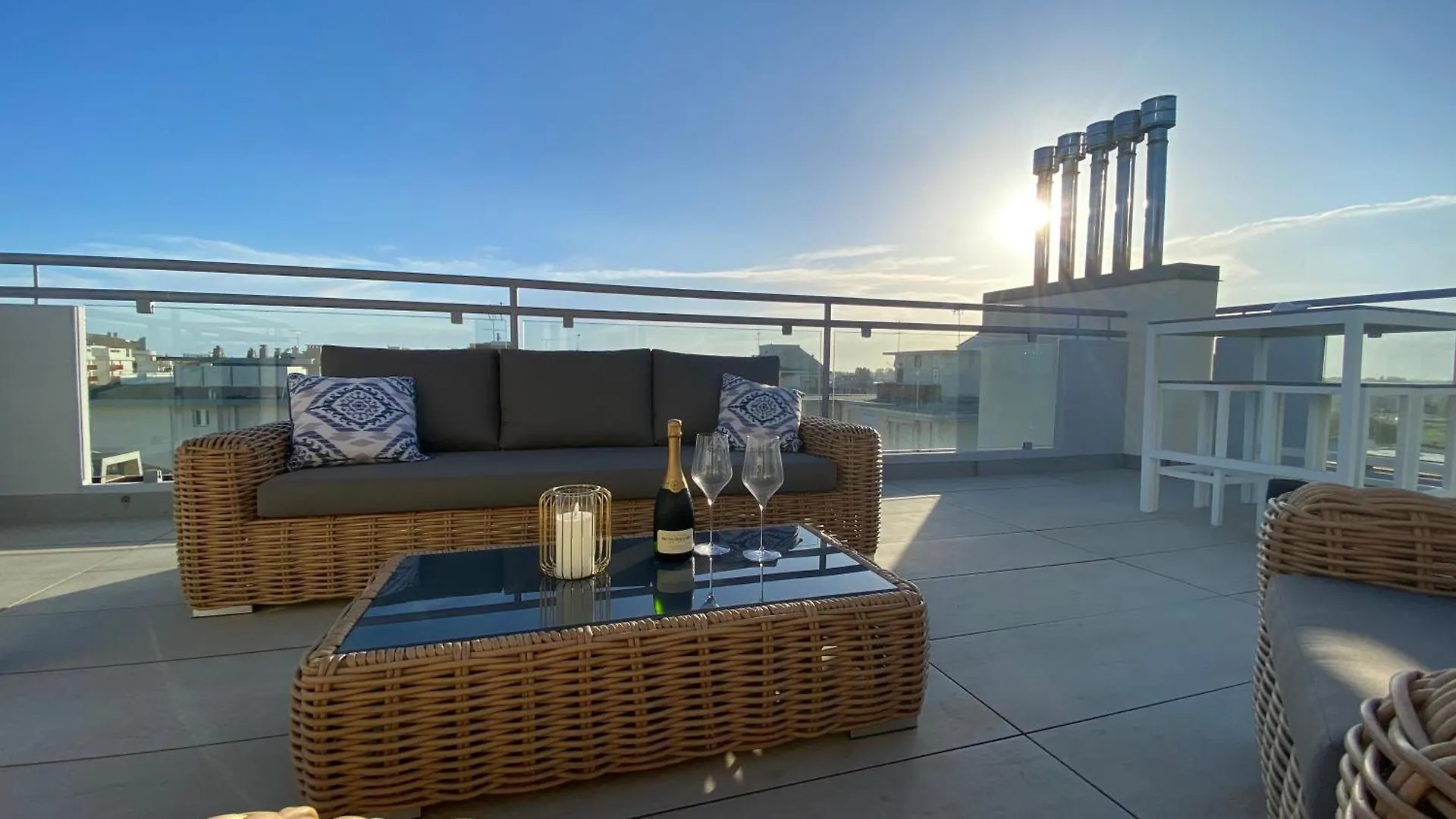 Apartment Rooftop Onda Blu Vista Mare - Aria - A 150 Mt Dalla Spiaggia Lido di Jesolo